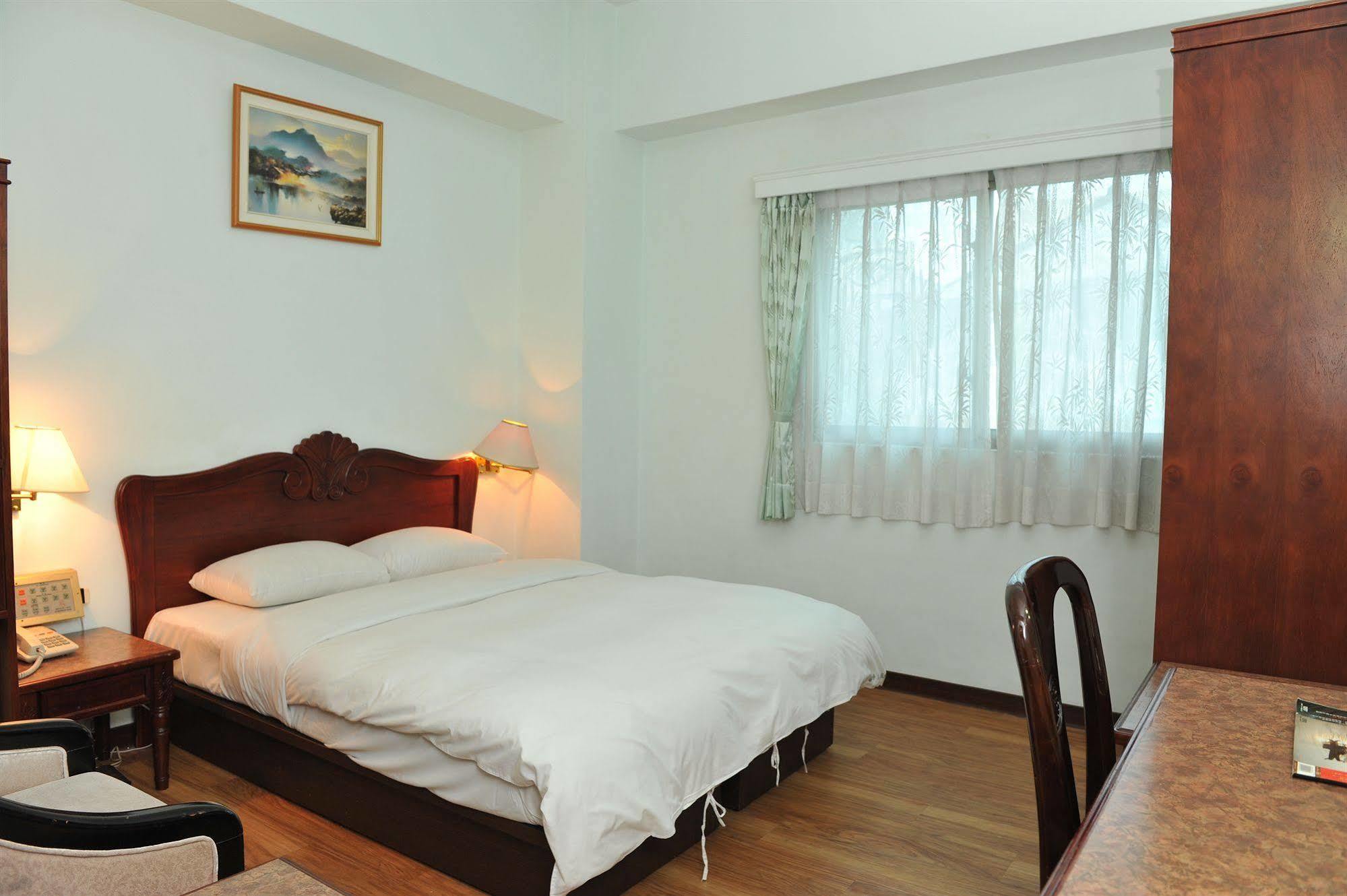 Q21 Hotel Kaohsiung Extérieur photo